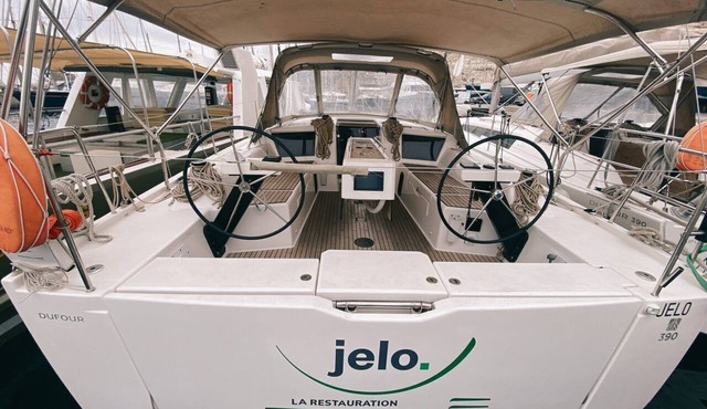 Sun-Kissed Sailing Adventure to Viejo Puerto