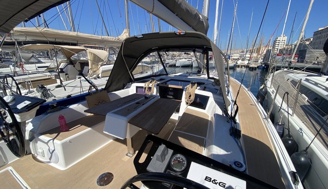 Sun-Kissed Sailing Adventure to Viejo Puerto from Marseille