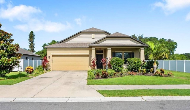 Sun-Kissed Serenity: Unwind in Palmetto, Florida's Premier Retreat