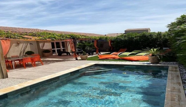 Sun-Kissed Villa in Lirac