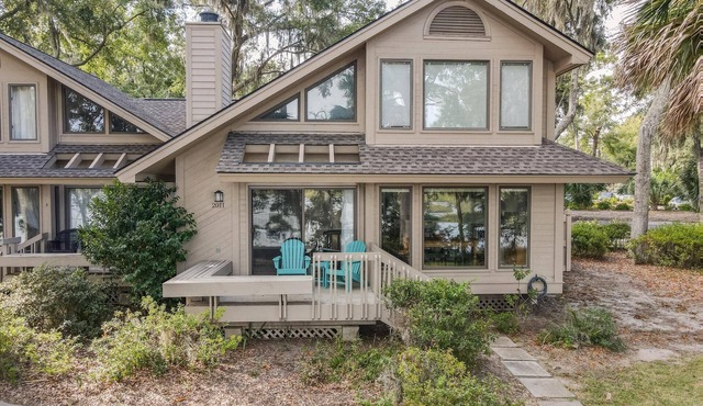 Sun-lit, newly updated Dataw Villa with creek views, and wifi