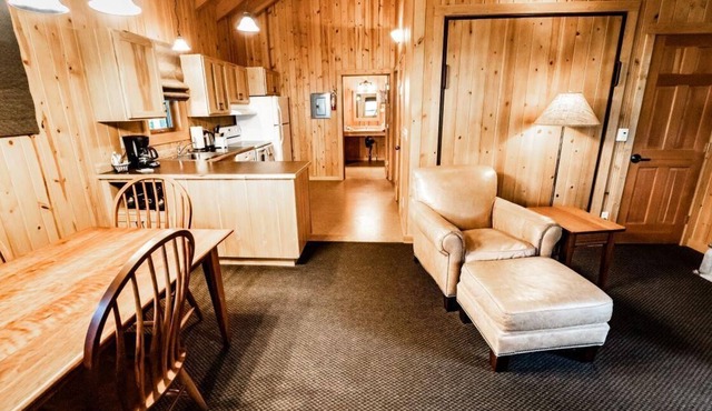 Sun Mountain Lodge - Lakeside One-Bedroom