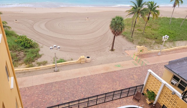 Sun n'Fun 2BR|2BATH Beachfront Condo