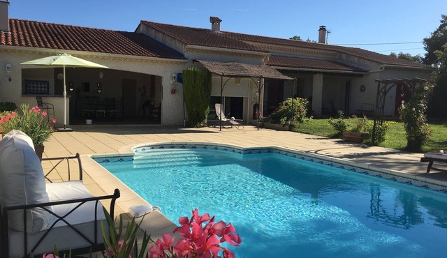 Sun of the Hermitage. Villa with pool 6/8 persons, Family holidays