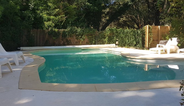 Sun, quiet, relaxation await you in this haven of peace in a green setting