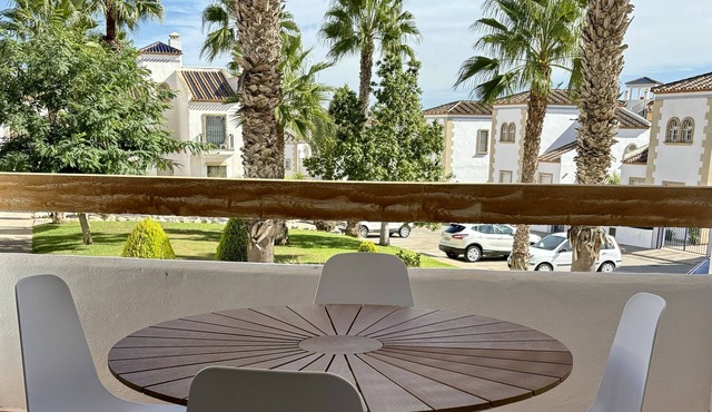 Sun, relax, golf, swim, biking, padel at Casa Leone