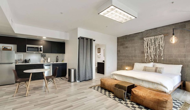 Sun's Studio apartment with Pool!