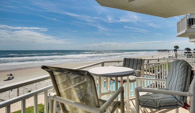 Sun, Sand & Smiles: Daytona Shores Family Condo!
