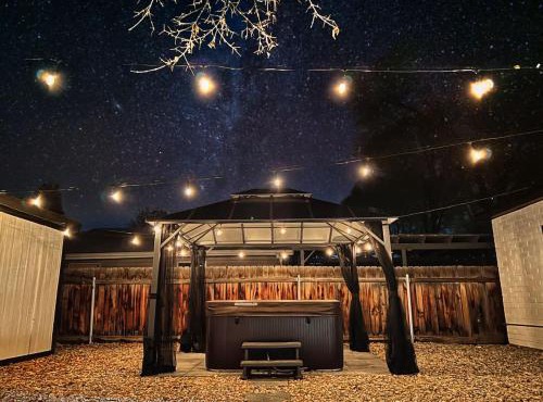 Sun & Snow Bungalow Remodeled Hot Tub W&D