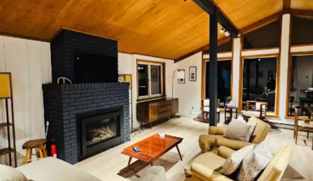 Sun & Snow Chalet @ Stratton