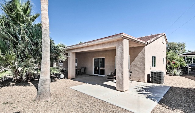 Sun-Soaked Colorado River Haven - Walk to Beaches!
