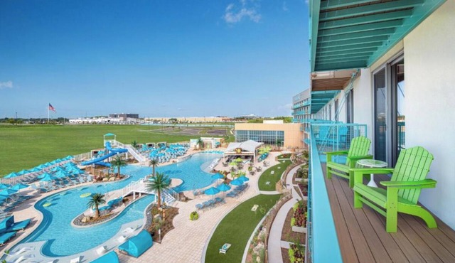Sun-Soaked Room with Balcony Near Legends Outlets – Perfect for Couples
