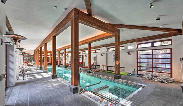 Sun Valley Estate w/Private Pool, Theater & Gym