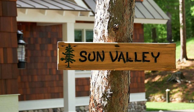 Sun Valley Luxury Lake Home - Newer Construction on Sandy Shore of Spider Lake