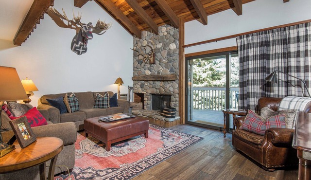 Sun Valley Resort amenities! End-Unit Townhome