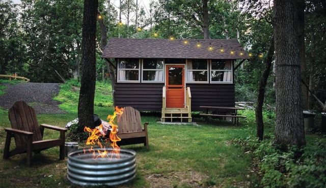 Sun View - Antique Scout Cabin Suite