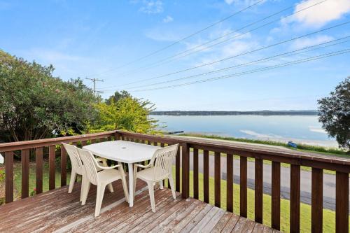 Sunbeam Cottage on the Lake