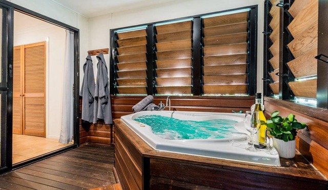 Sunbird Garden 1 - private villa with spa & small pet permitted inside