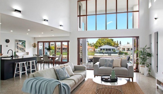 Sunbreeze (Heated Pool)