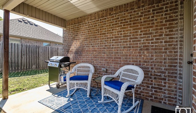 Sunbridge Villa- home in the heart of fayetteville