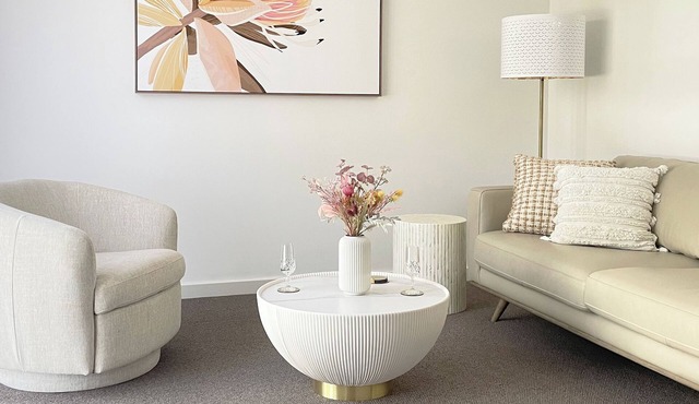 Sunbury on the Park - netflix, table tennis