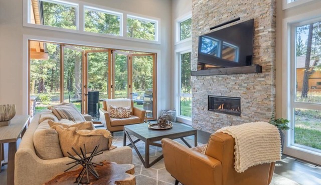 Suncadia 6 Bdrm home with hot tub, game room, and pet friendly