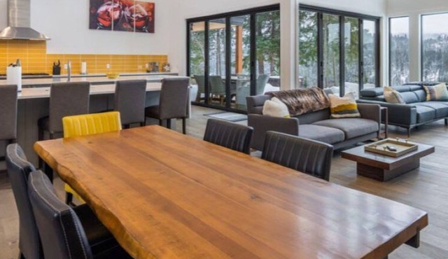 Suncadia Luxury Home with Mountain Views, Hot Tub, Fire Pit, and Exclusive Resort Pool Access