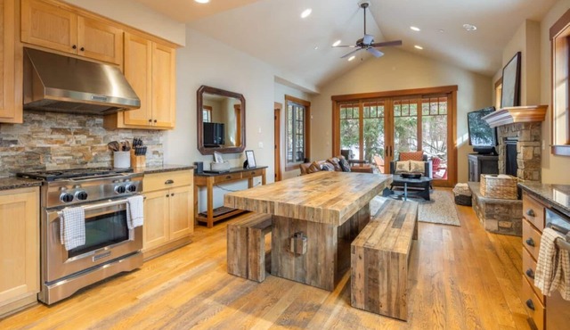 Suncadia Pet-Friendly Village Chalet with Game Room, Hot Tub, and Exclusive Resort Pool Access