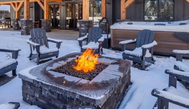 Suncadia Pet-Friendly Golf Home with Hot Tub, Fire Pit, Game Room, and Exclusive Resort Pool Access