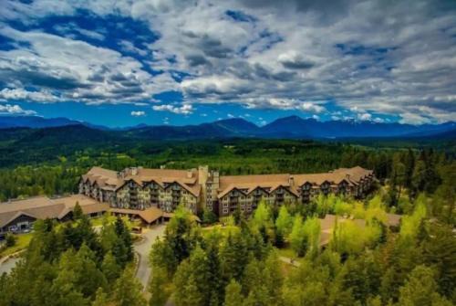 Suncadia Resort Luxury Suite with Amazing Mountain Views