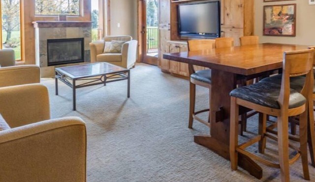 Suncadia Trailhead Condo with Bunk Beds and Exclusive Resort pool access