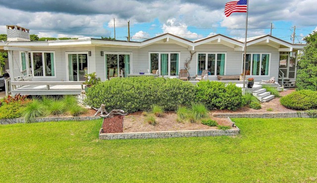 Suncatcher, Almost Oceanfront House in Pine Knoll Shores, NC!