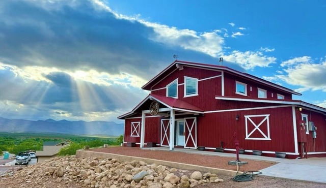 Sundance Barndominium in Tonto Basin - Sleeps up to 12 guests!