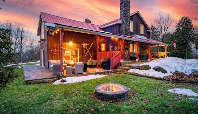 Sundance of Blantyre Ski Lodge w/Hot Tub & Sauna