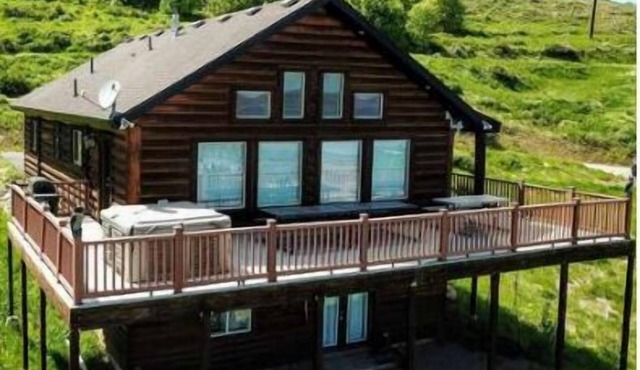 Sundance | PET FRIENDLY 6BR | Hot Tub, Lake Views & Steps to Marina | ATV/Snowmobile Access