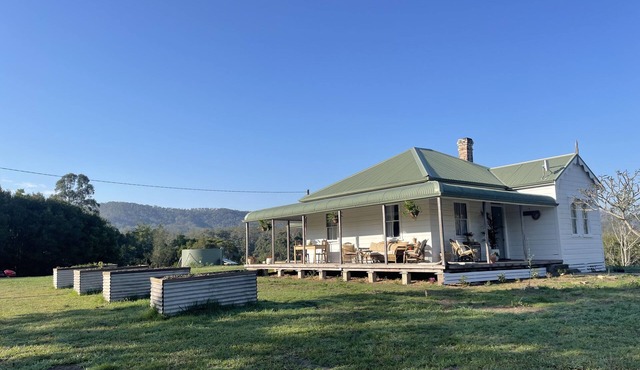 Sundance River front farm Stay