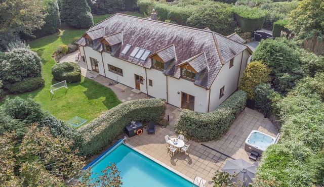 Sundance - Seven Bedroom House, Sleeps 14