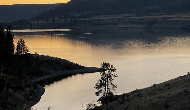 Sunday Bay Get Away~ On Peaceful Lake Roosevelt