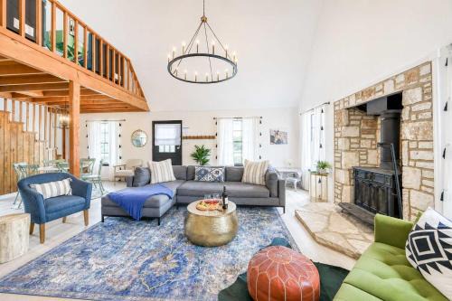 Sunday Circle - Hot Tub & Hill Country Wine Trail