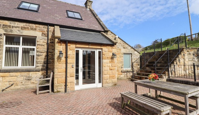 SUNDAY COTTAGE, family friendly, with a garden in Grosmont