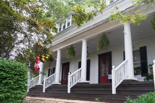 Sunday Morning at Savannahs