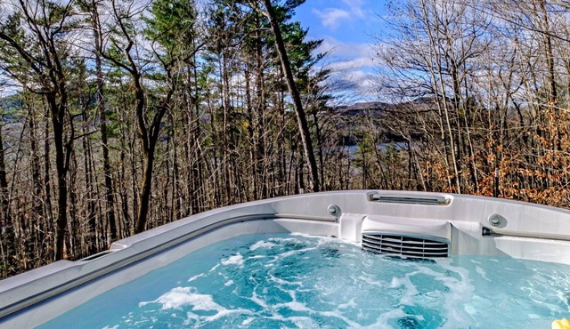 Sunday River Cabin, Hot Tub & Mountain Views!