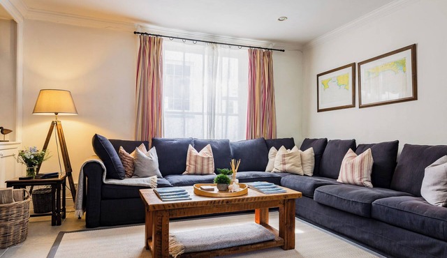 Sunday Times "UK Best Coastal Holiday Cottages" 10 Secs Walk from Sandy Beaches