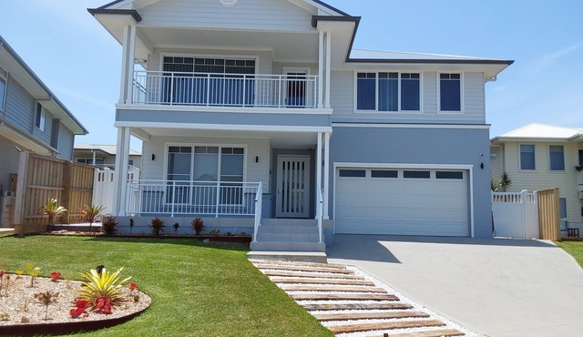 "Sundaze" - Luxury Holiday Home