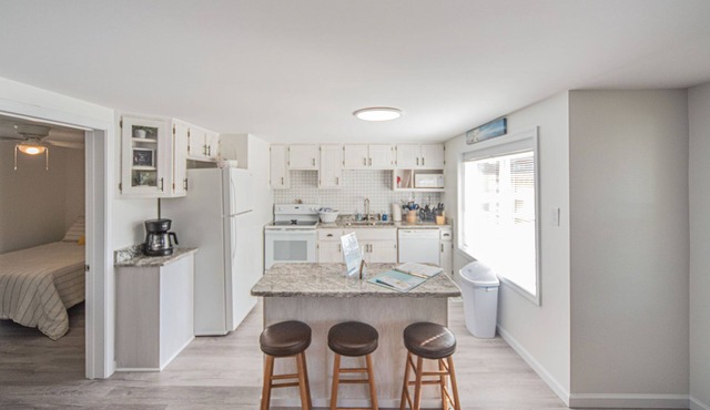Sundaze- NEWLY REMODELED! Come join us for a getaway to Kentucky Lake!