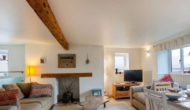 Sundeck - sleeps 6 guests in 3 bedrooms