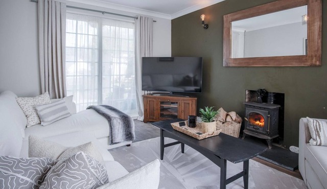 Sunderland Avenue - 2 Bedroom - Pembroke Dock