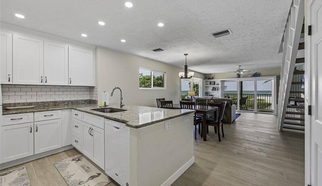 Sundown 12 - Beachfront Townhome - close to the Village of Boca Grande