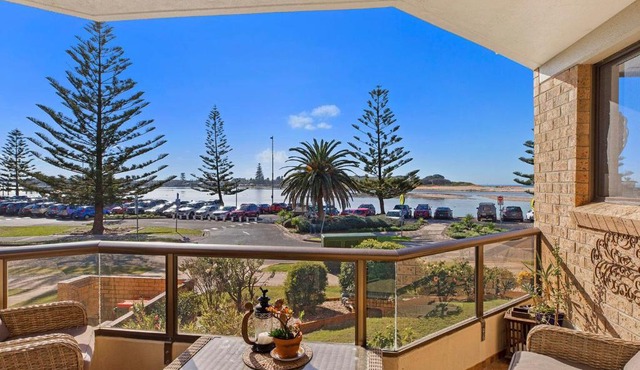 Sundowner Apartment 2 - Take in the Views