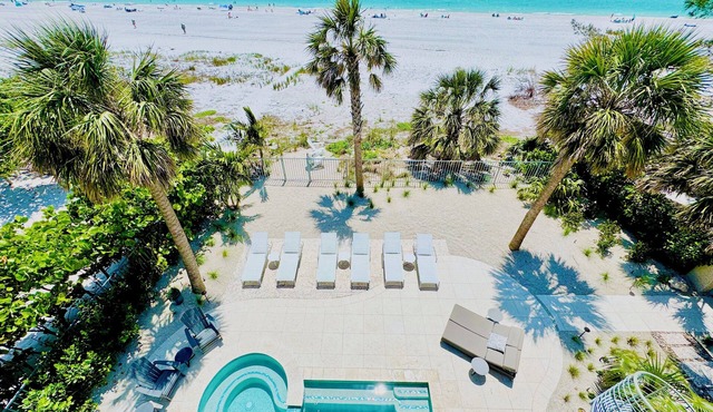 Sundowner Beach: Luxury Gulf-front, stunning views